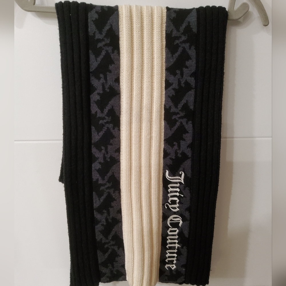 Juicy Couture Wool Knit Scarf